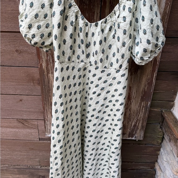 Banana Republic Dresses & Skirts - Banana Republic Green and Black Patterned Dress